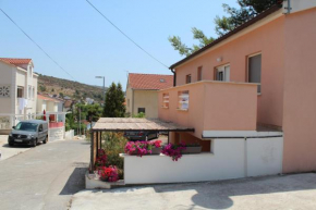 Отель Apartments Luvi  Трогир